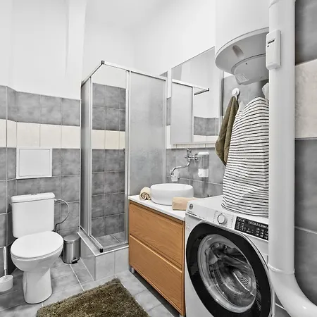 Elegant Old Town 2br With Parking Διαμέρισμα